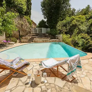 appart-ancien-moulin-au-calme-et-deux-pas-du-centre-village.fr-provencehotel.com/